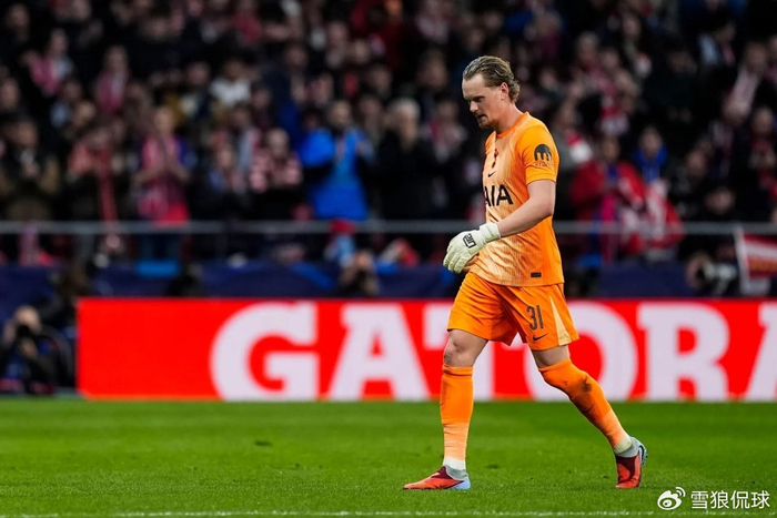 开云-造孽！热刺22岁门将欧冠2度送礼16分钟被换下 本赛季英超0出场|金斯基|图多尔|托特纳姆热刺|维卡里奥|阿尔瓦_新浪新闻