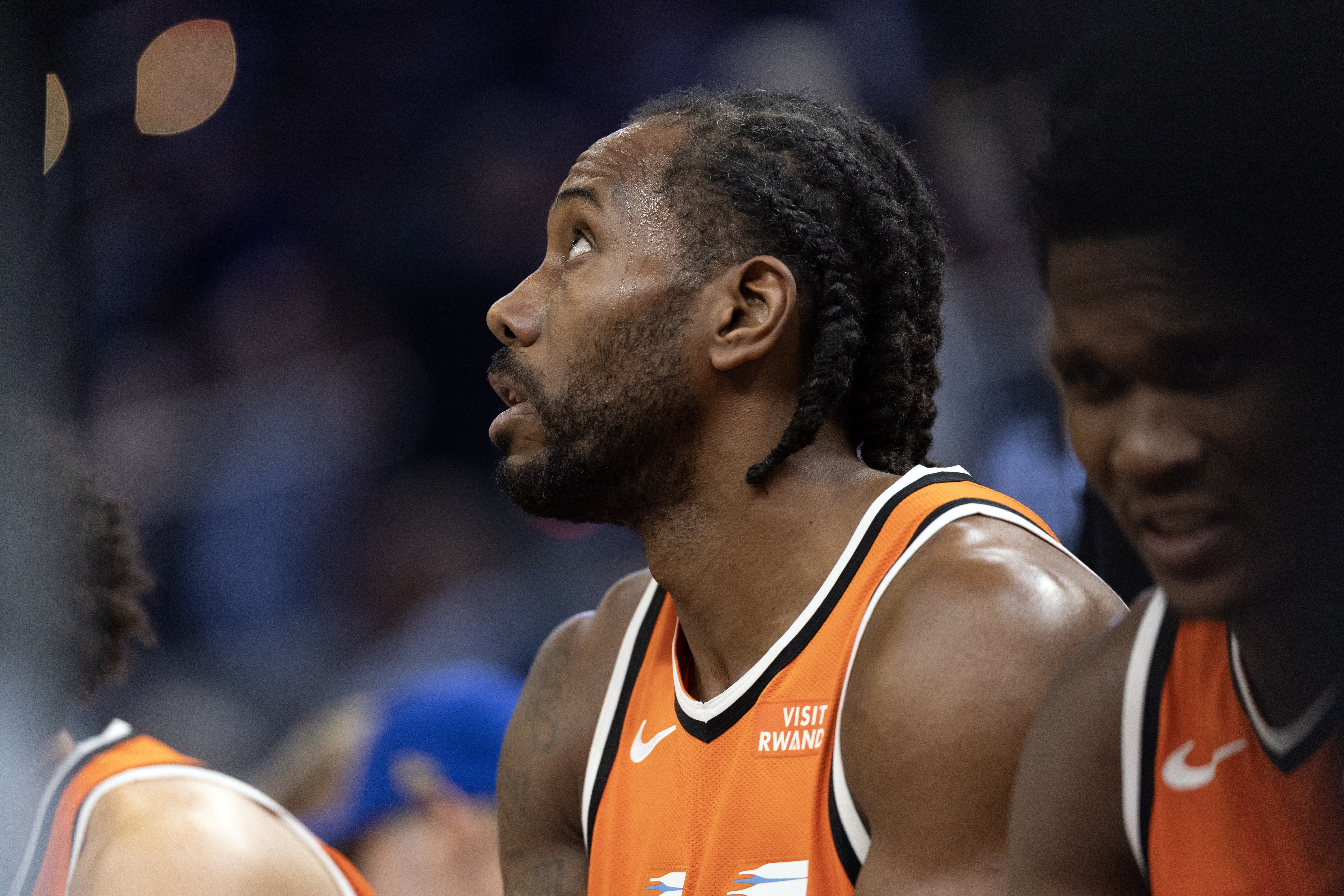 开云体育APP下载-20中15&amp;正负值+41！解说：小卡的表现像写好的程序一样精密又高效