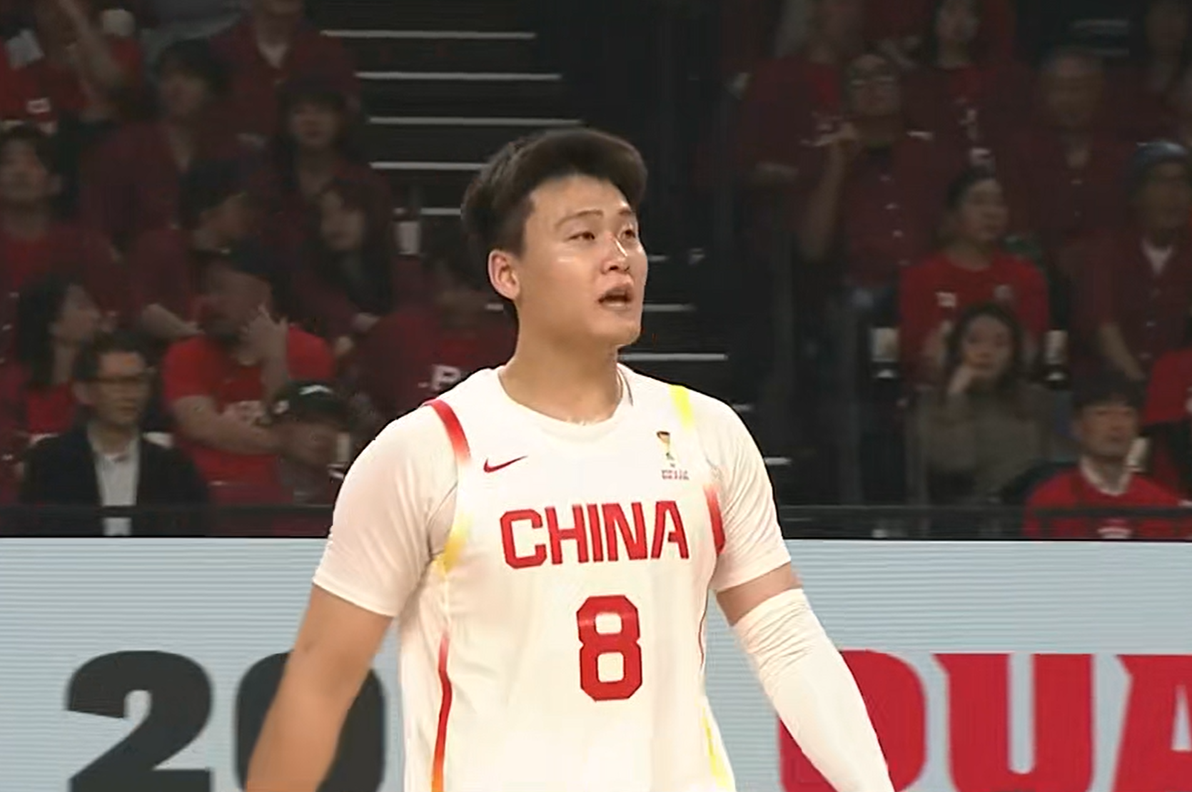 开云-13中2！男篮赢球，他却开心不起来 球迷：拖了球队的后腿